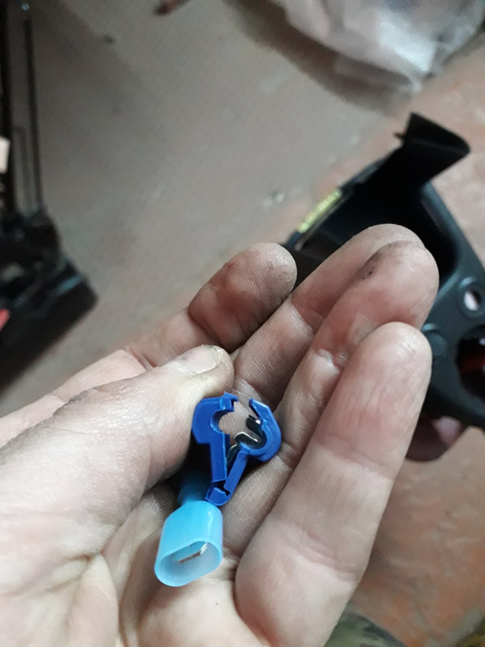 Стаціонарна USB розетка замість прикурювача 4