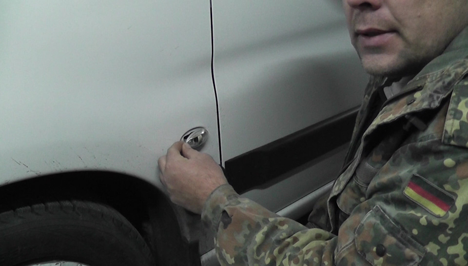 Заміна рідних повторювачів поворотів на чорні, динамічні з Алі 3