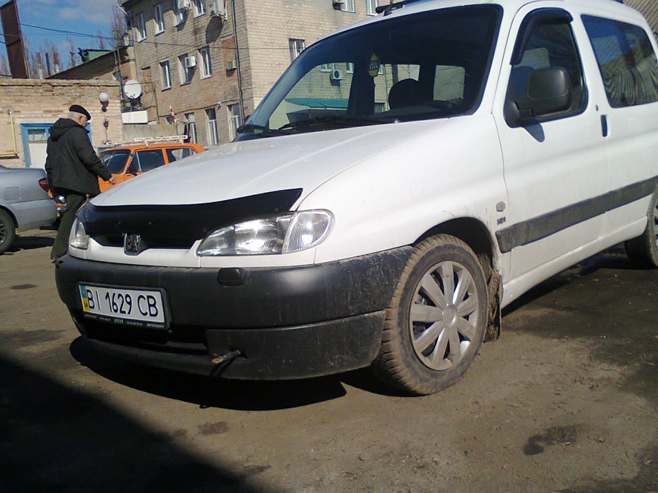 Навесні потрапив у яму (заміна передніх пружин). 1
