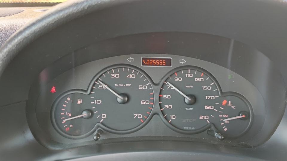 На одометрі 225 555 км! 1