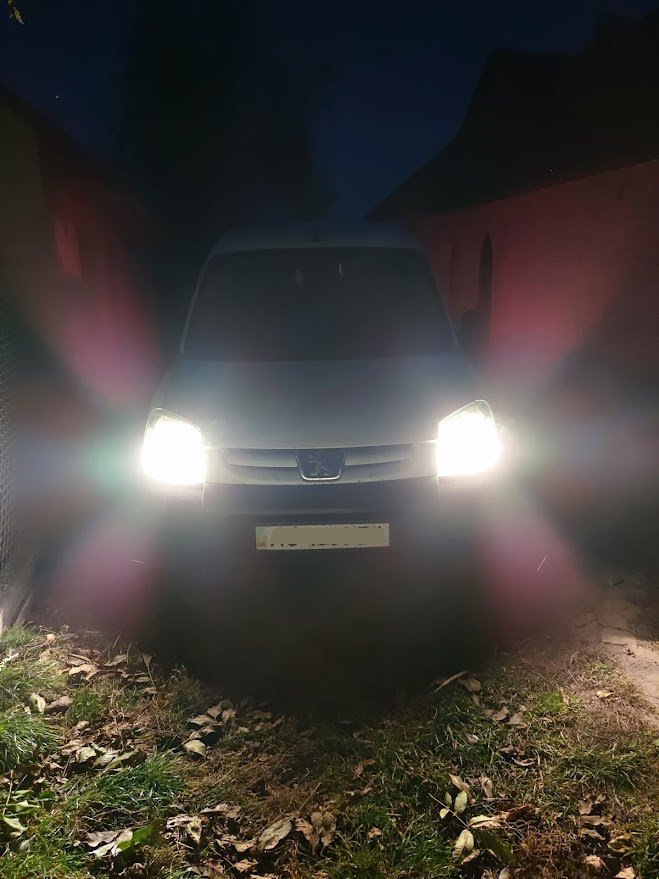 Замінив лампочки фар та салону 2