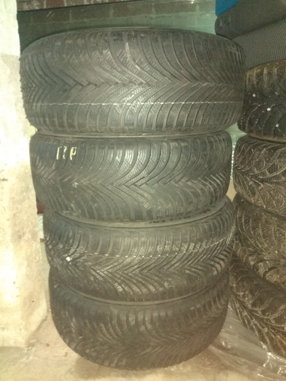 Michelin Alpine 5 + Original r16 3