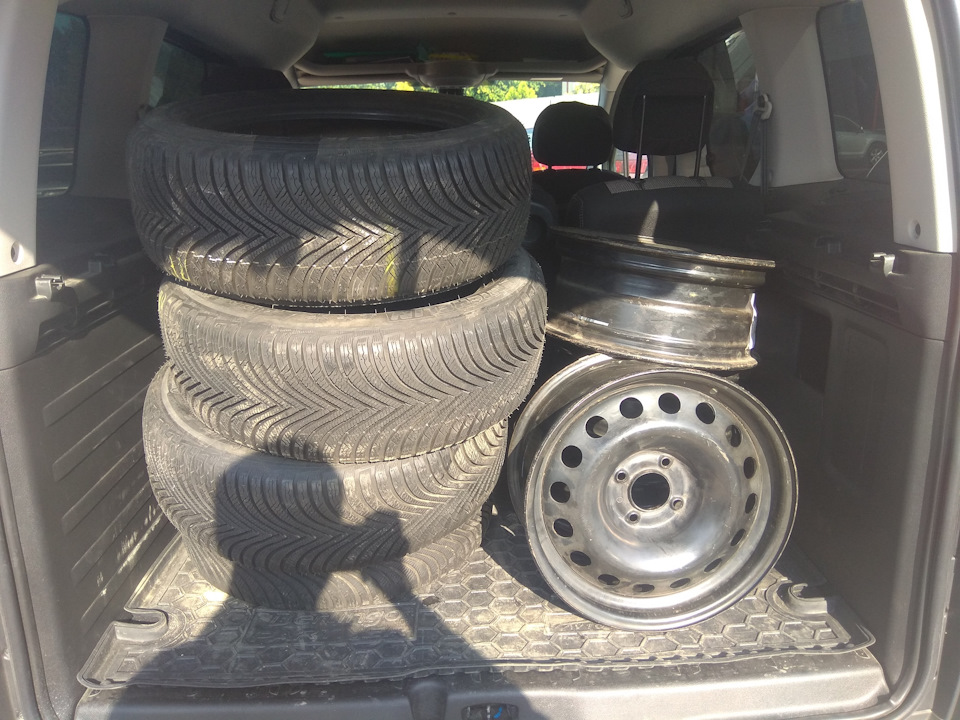 Michelin Alpine 5 + Original r16 2