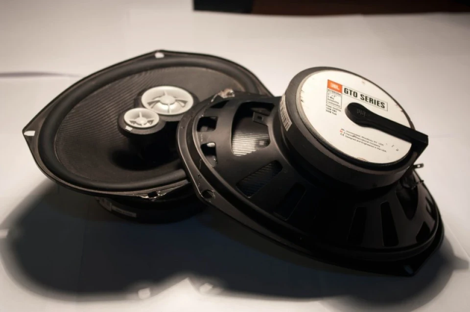 Овали JBL