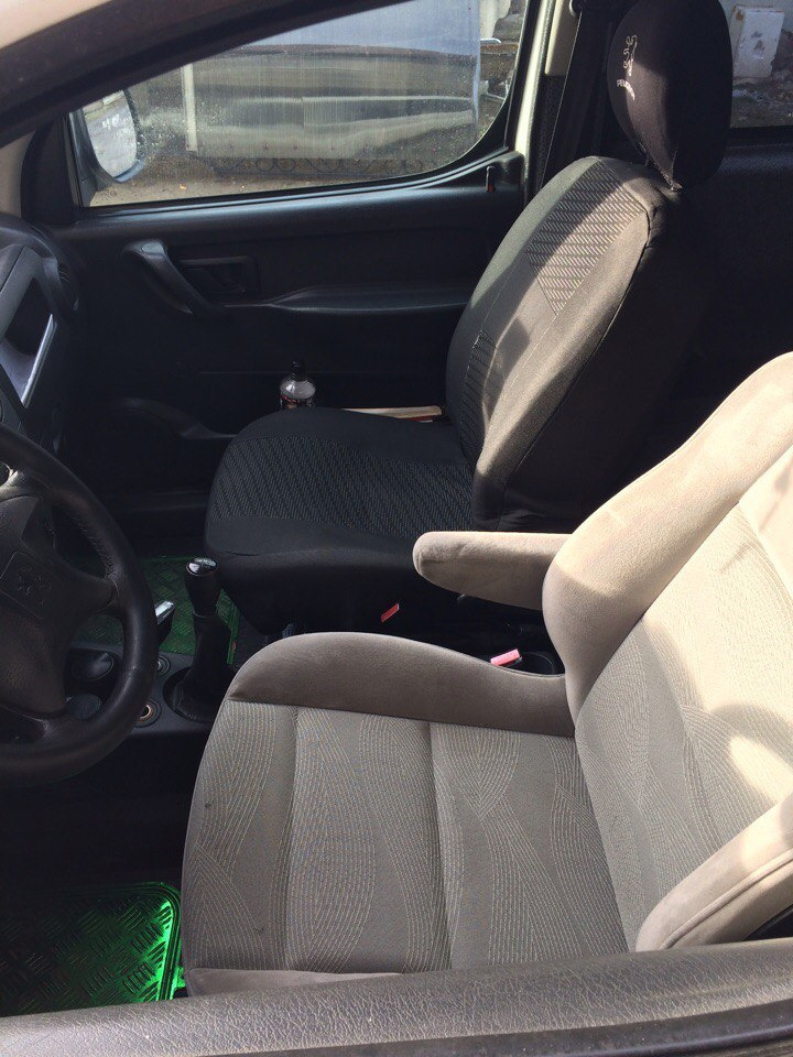 Сидіння від Peugeot 307 5