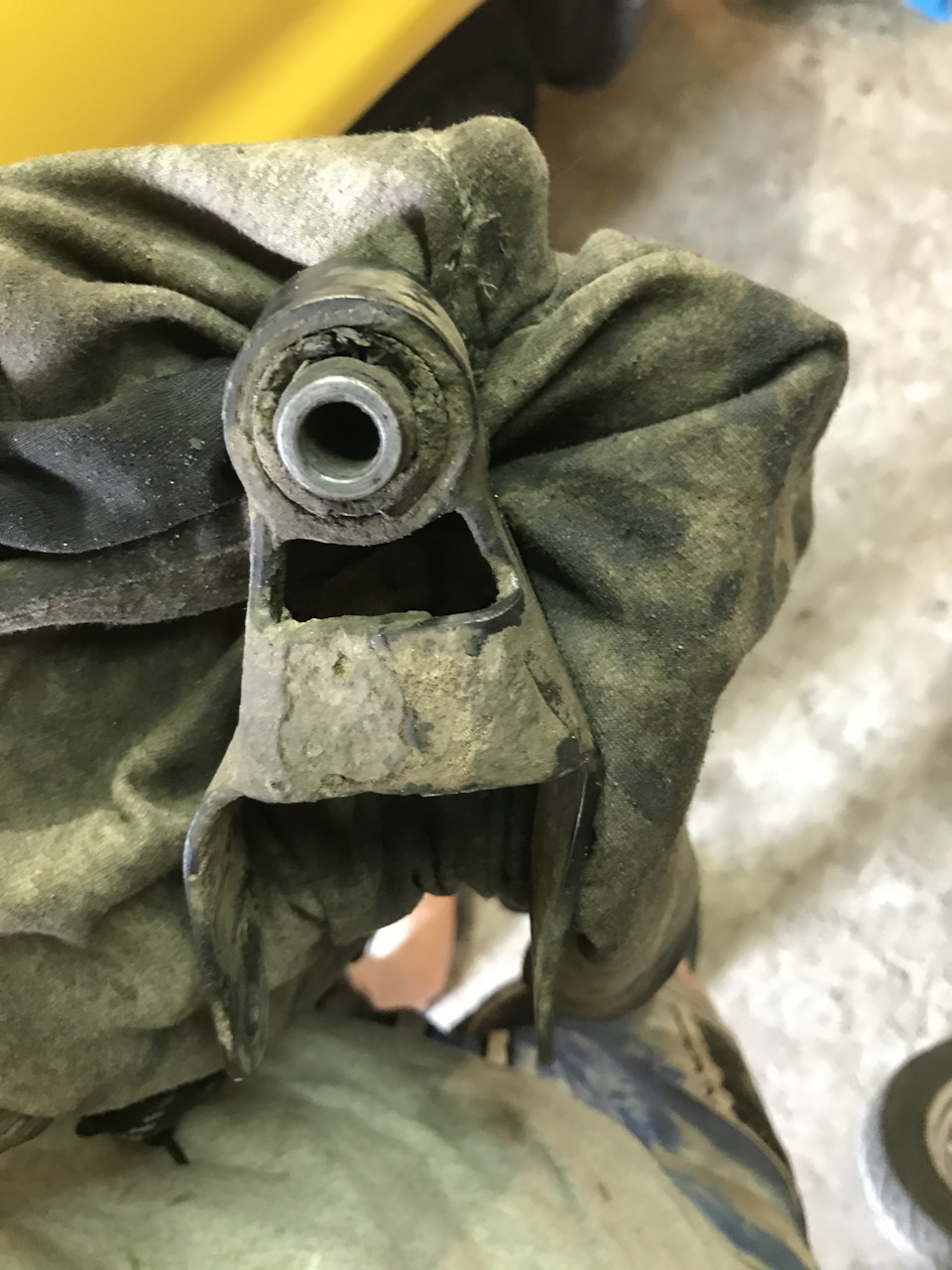 Замикання масла, фільтрів, втулок стабілізатора, саленблока вилки двигуна 2