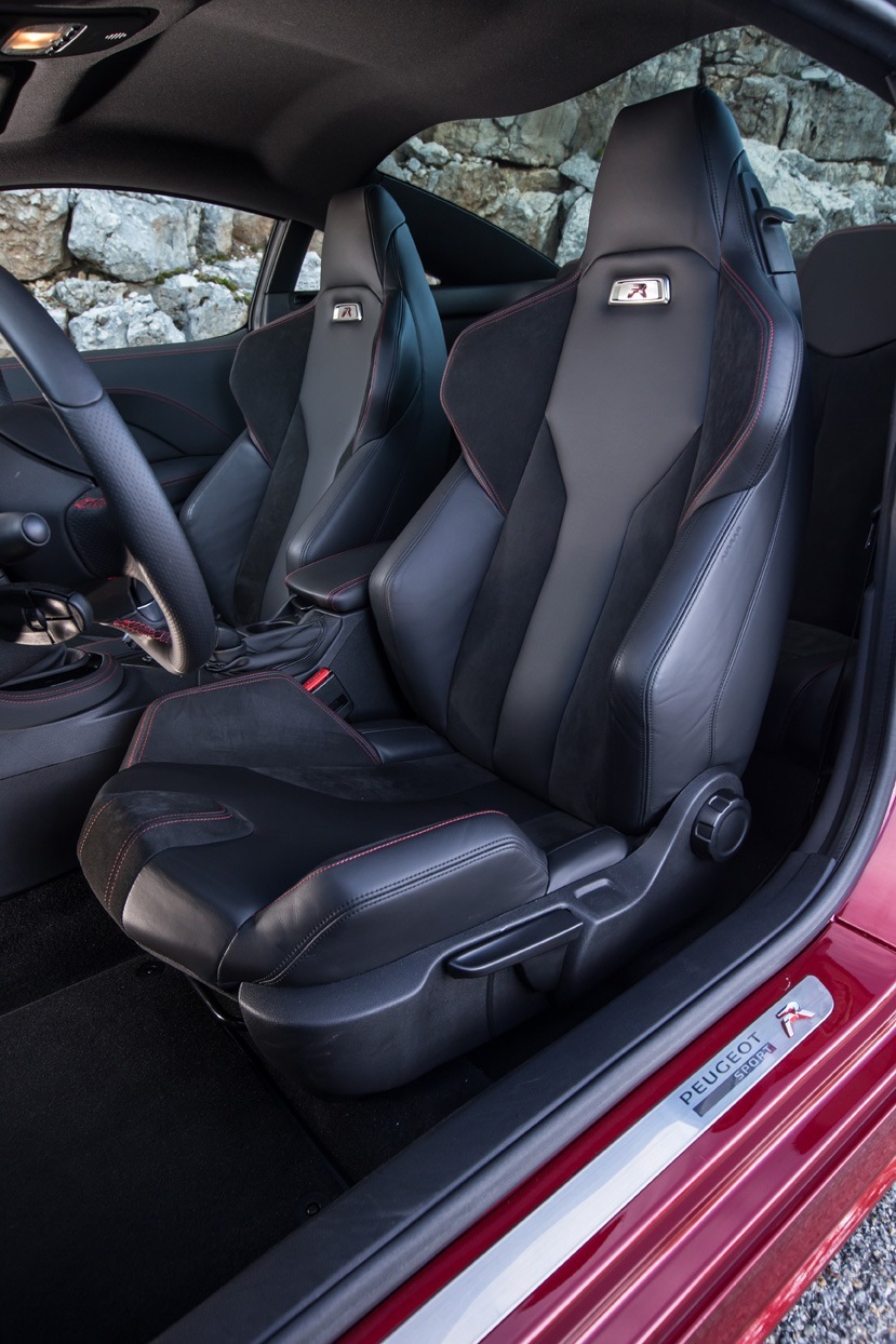 Вся інформація про RCZ R у порівнянні з RCZ THP200 3