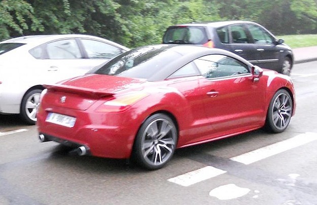 Новий Peugeot RCZ R засвітився 1