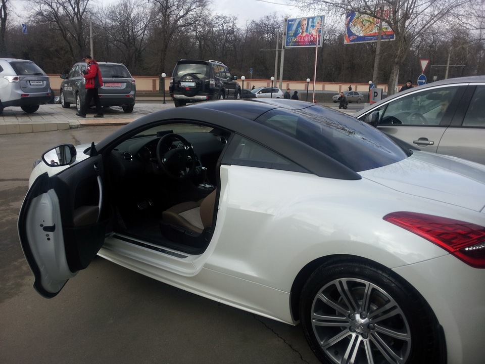 Оновлений PEUGEOT RCZ 4