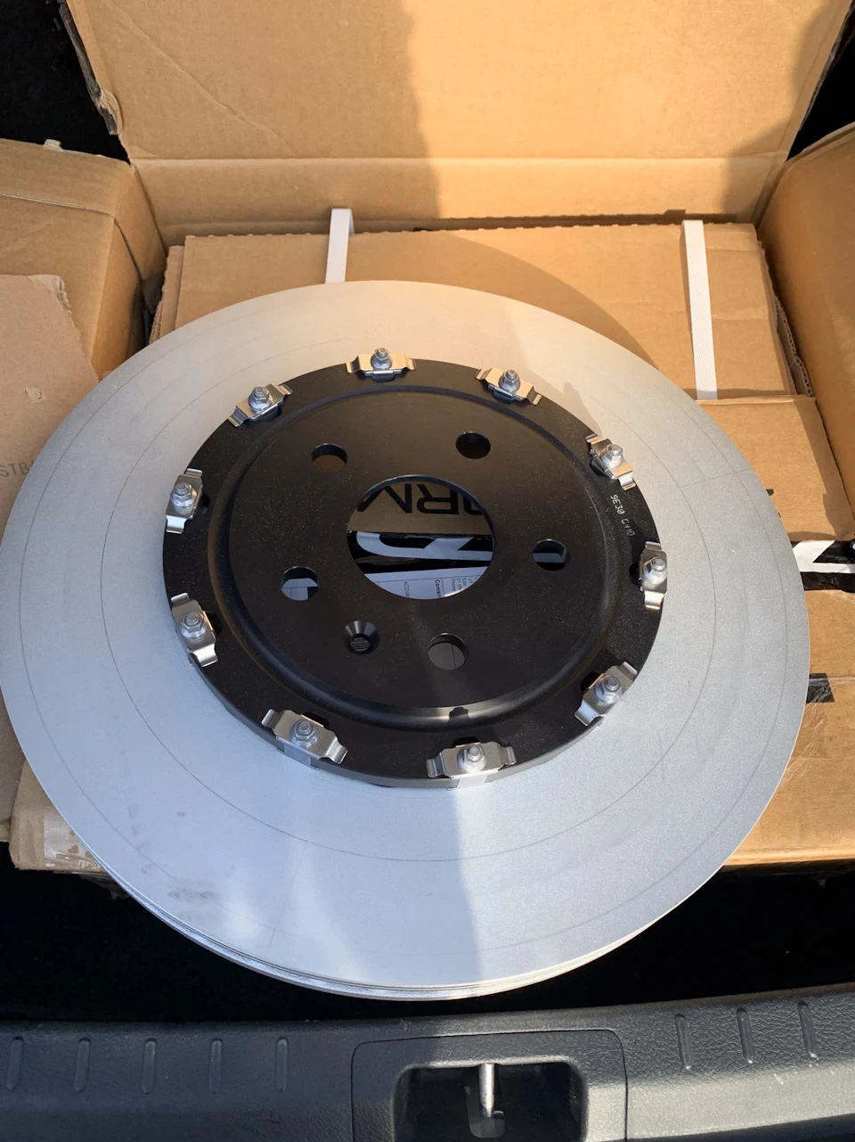 Прилетіли передні гальмівні диски AcDelco 2 Piece Rotor Brembo 6 piston 2009+ CTS-V & Camaro ZL1
