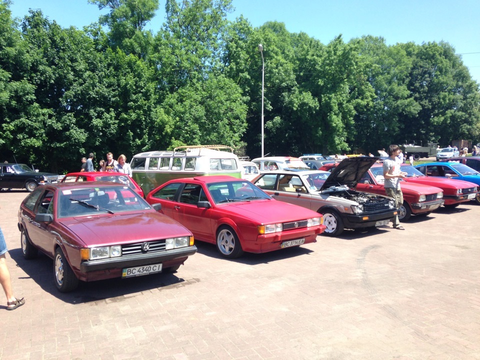 Фото Понтіака на виставці Leopolis Grand Prix 2015 у м. Львів 3