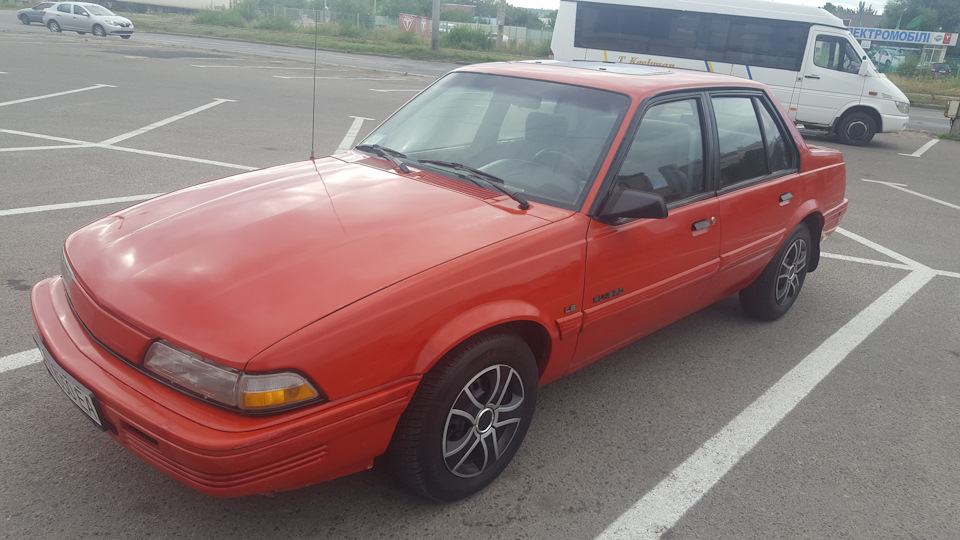 ПРОДАМ Pontiac Sanbird 1993 рік випуску. 4