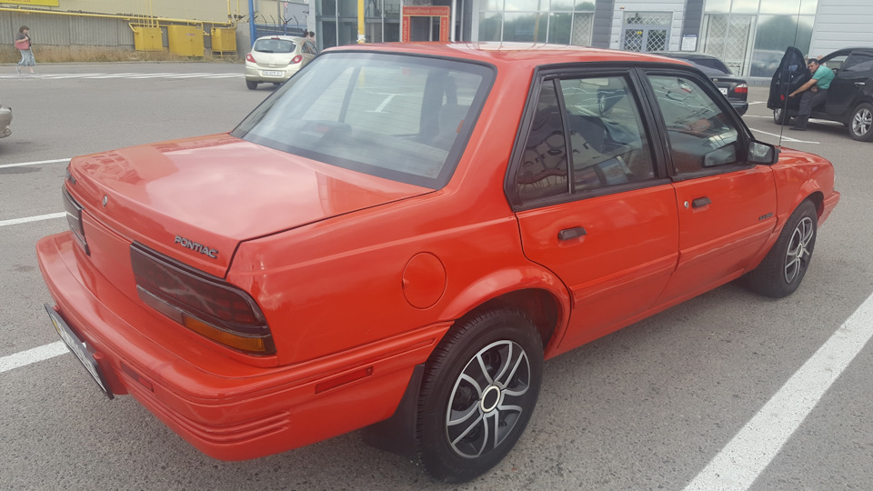 ПРОДАМ Pontiac Sanbird 1993 рік випуску. 2
