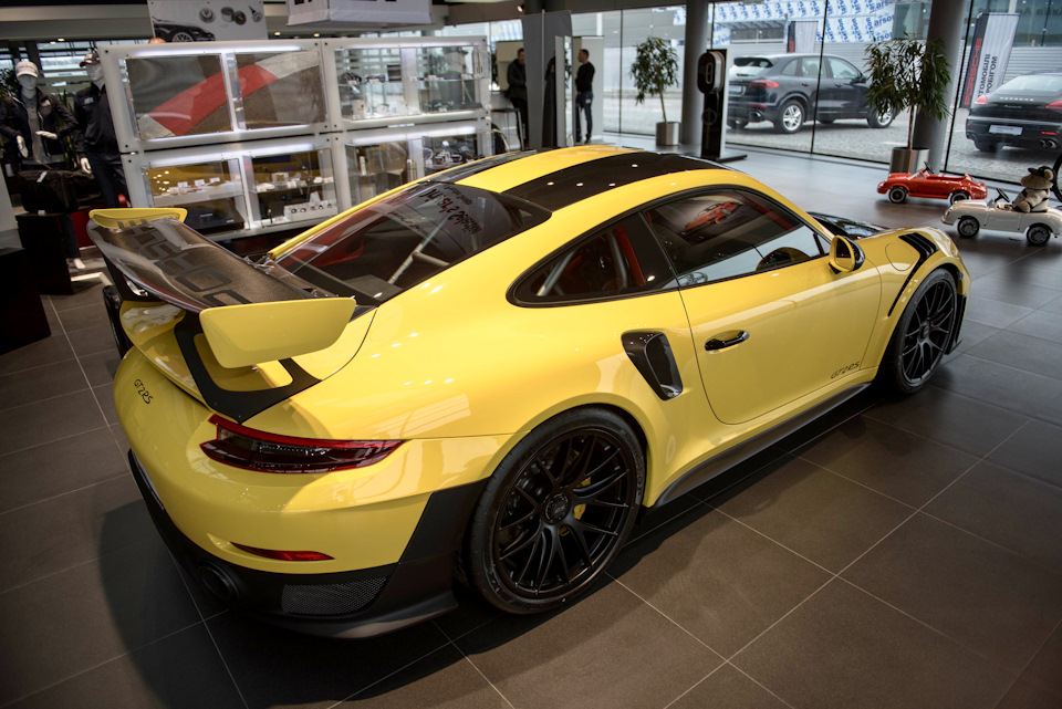 Porsche Exclusive Manufaktur 2
