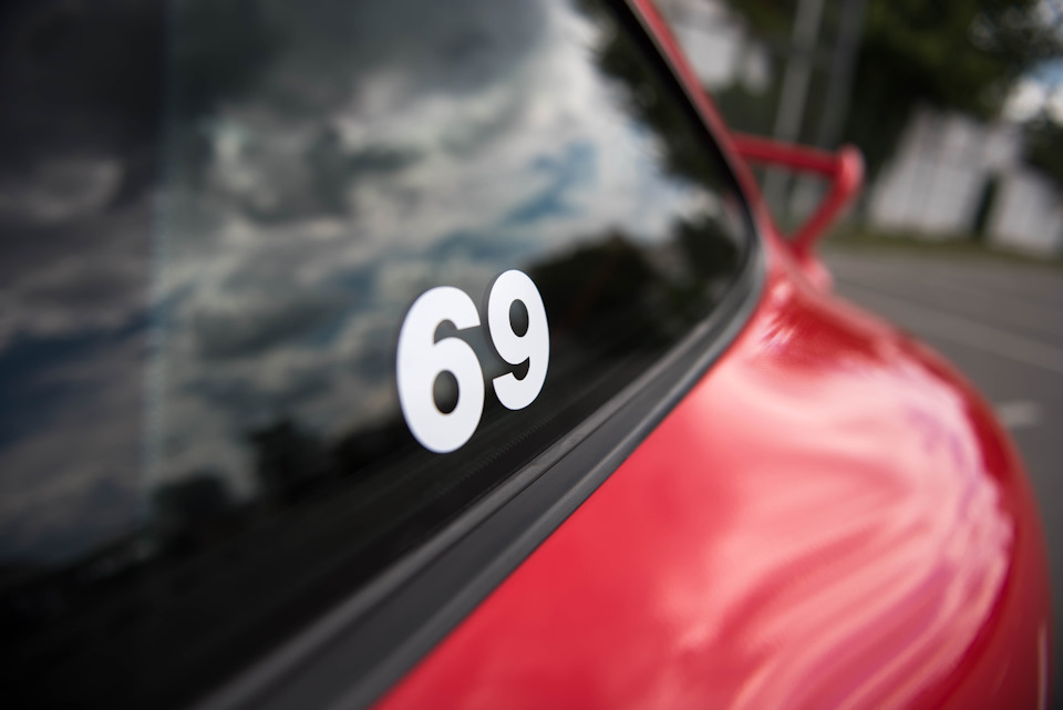 Porsche in UPsolute 1