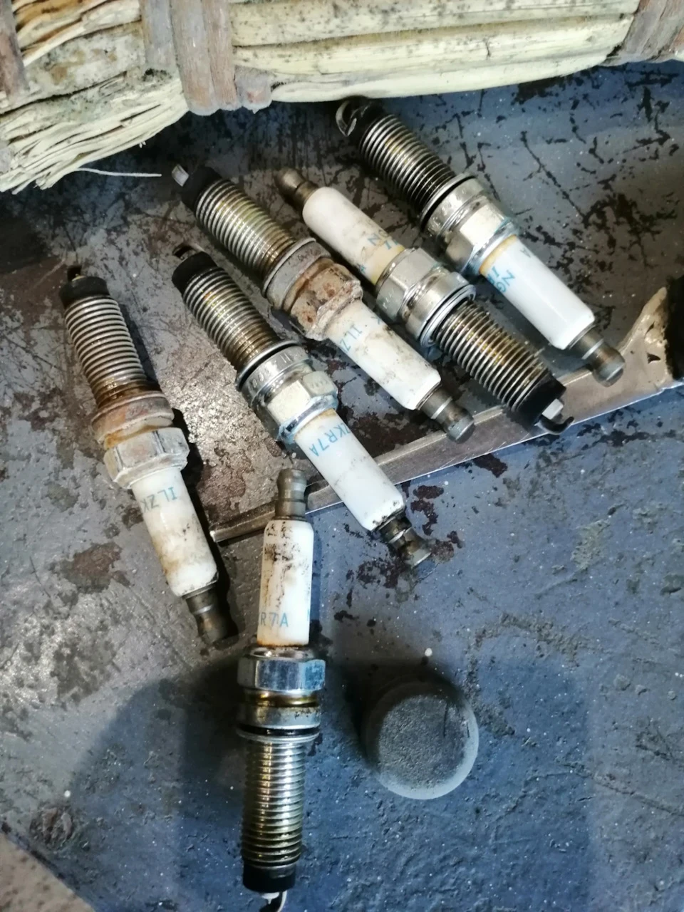 Підкинув нових свічок