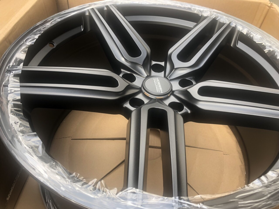 Vossen 21 на Porsche Cayenne 4