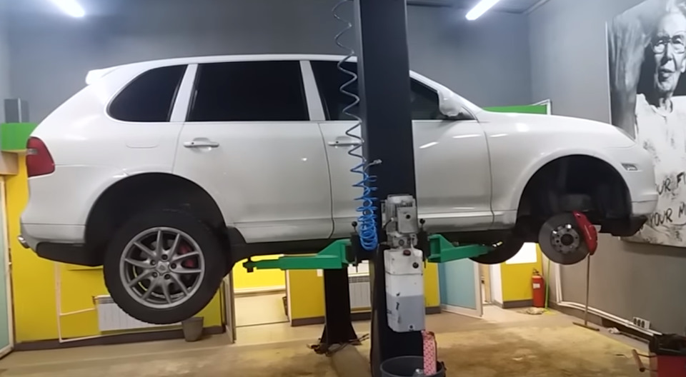 Гудить активний стабілізатор глухий стукіт спереду та ззаду Porsche Cayenne 1