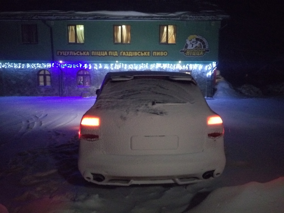 Багато снігу та гори 2