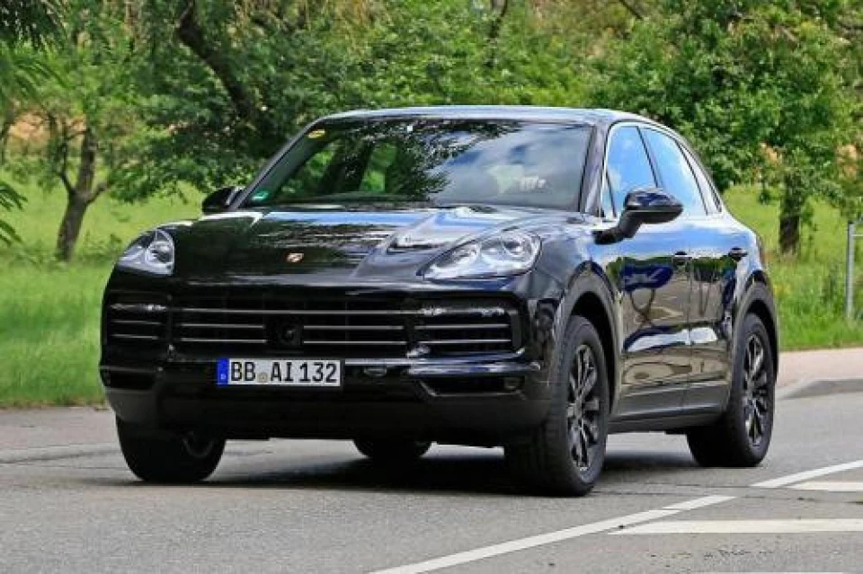 Шедевр чи деградація? Дивимося перші фото Porsche Cayenne New 2018
