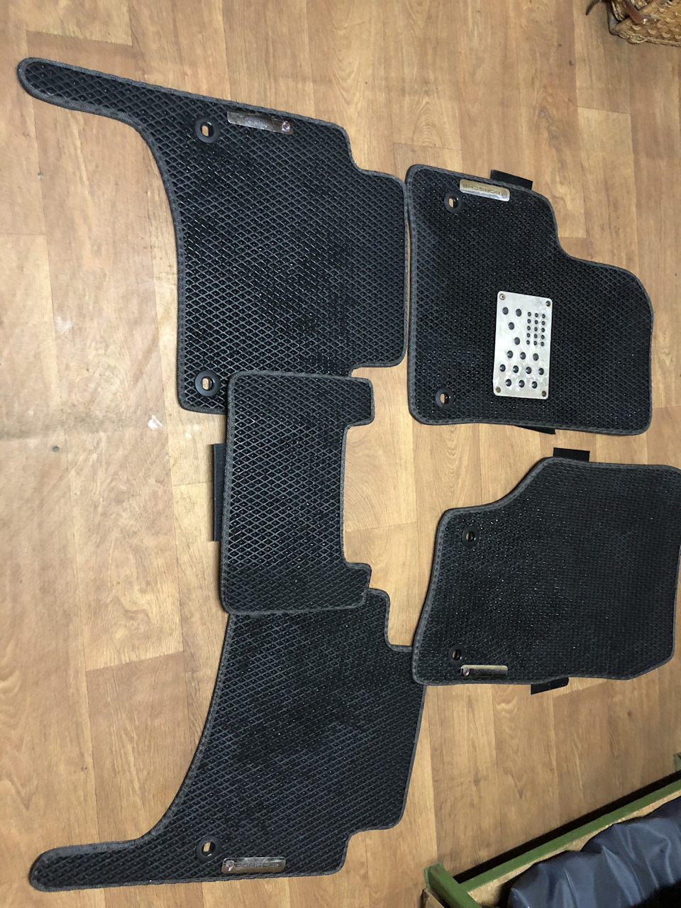 Килими продам 2 комплекти 1