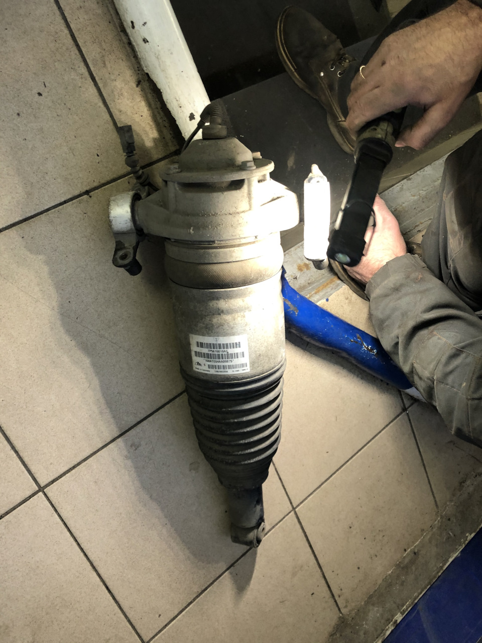 Зміна пневмо балонів. 3
