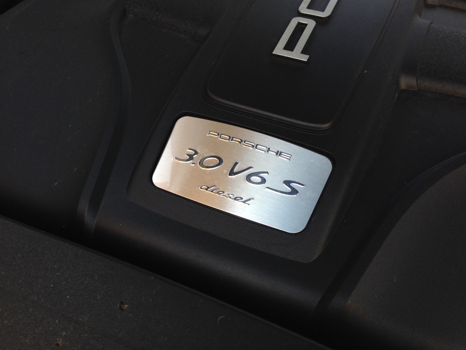 #12 Підкапотний простір у Porsche Macan Diesel 4
