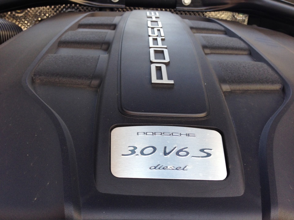 #12 Підкапотний простір у Porsche Macan Diesel 2