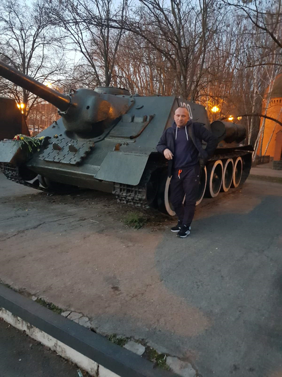 10 квітня 4