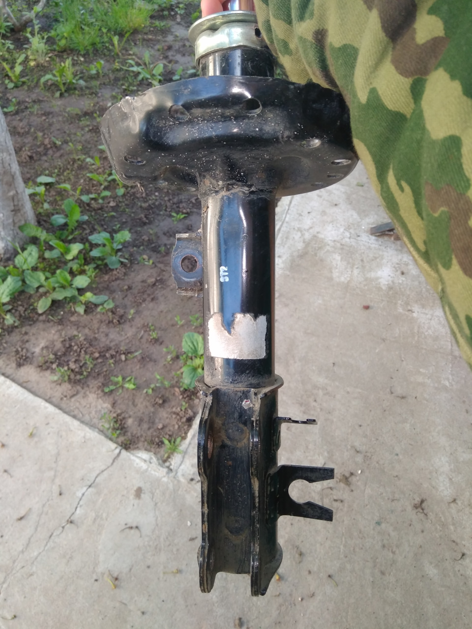 Мінус передні амортизатори KYB. 2
