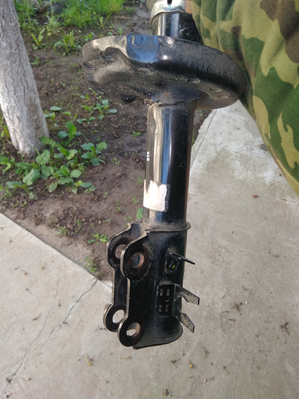 Мінус передні амортизатори KYB. 4