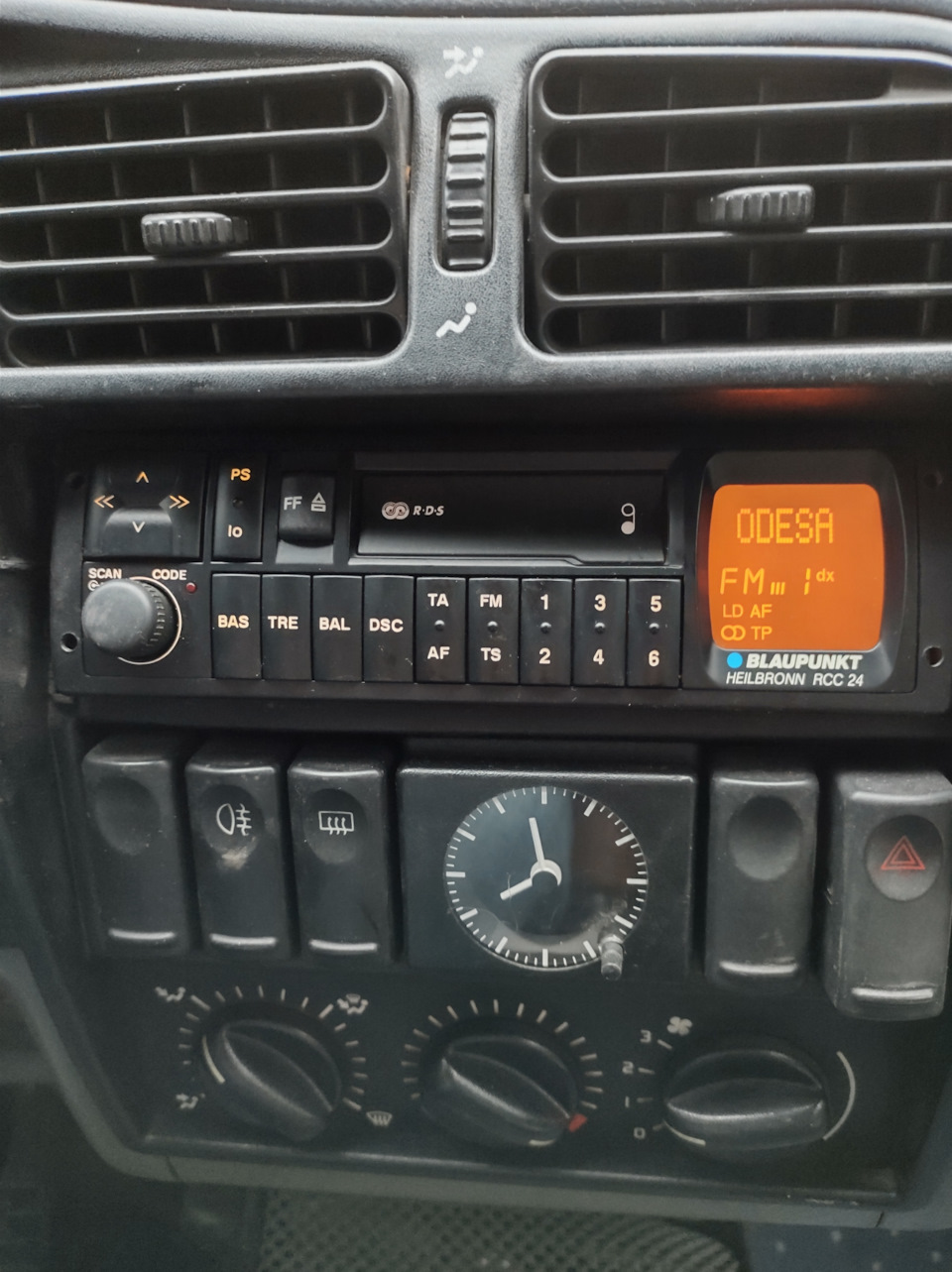 Авторадіо 1
