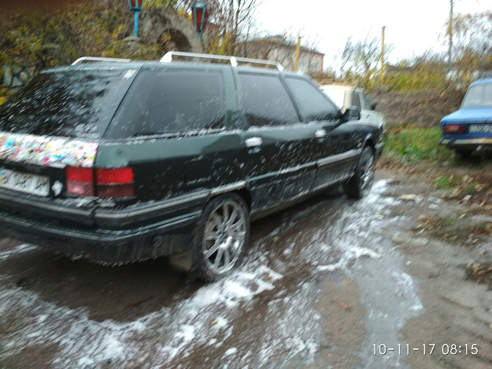 Купається 1