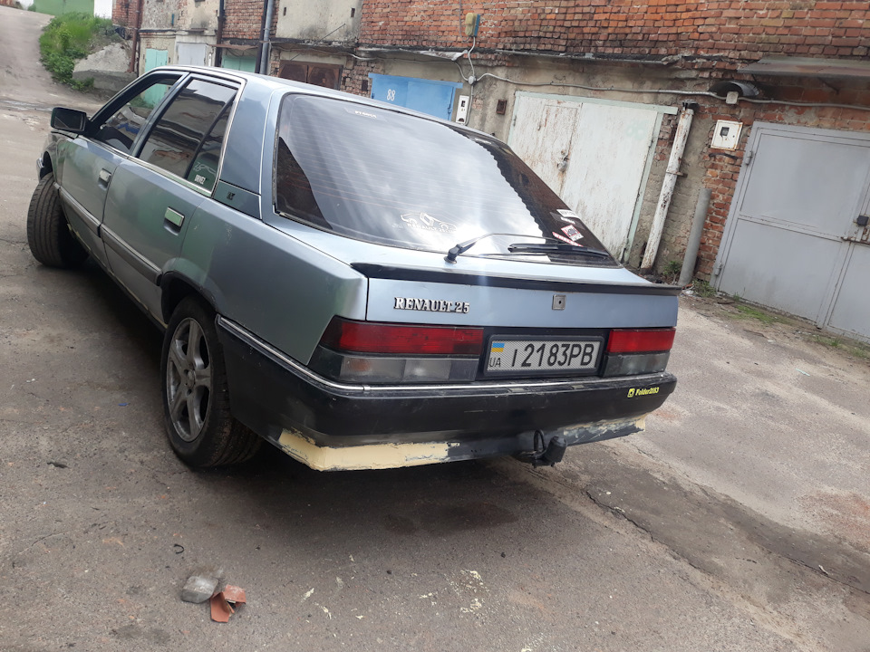 Бампер задній 3