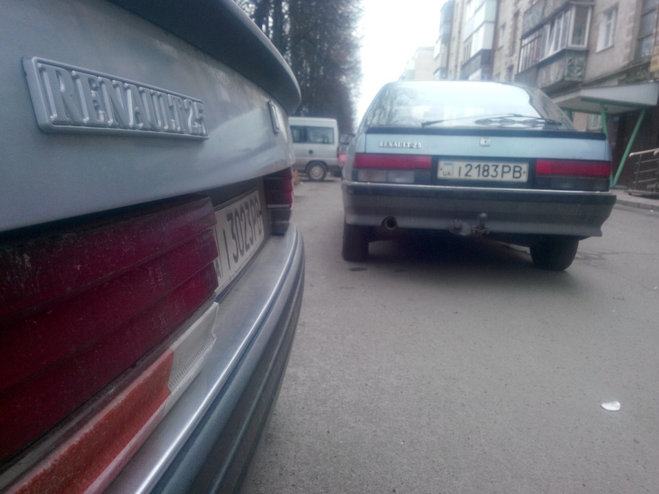 Renault 25 (mk1) vs Renault 25 (mk2) 3