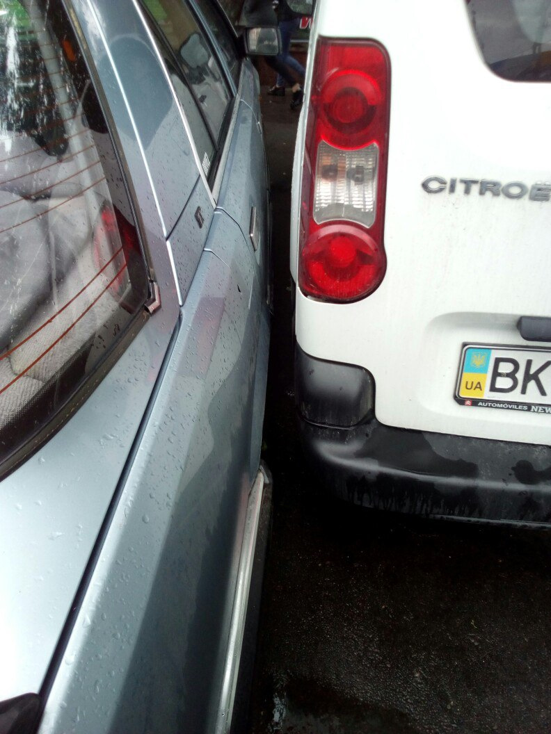 УПС ... ще б трохи і ... І парктроніка не потрібно))) 3
