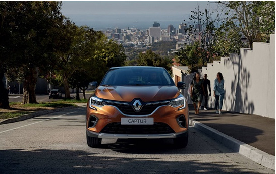 З'явилися шпигунські фото кросовера Renault Captur 1