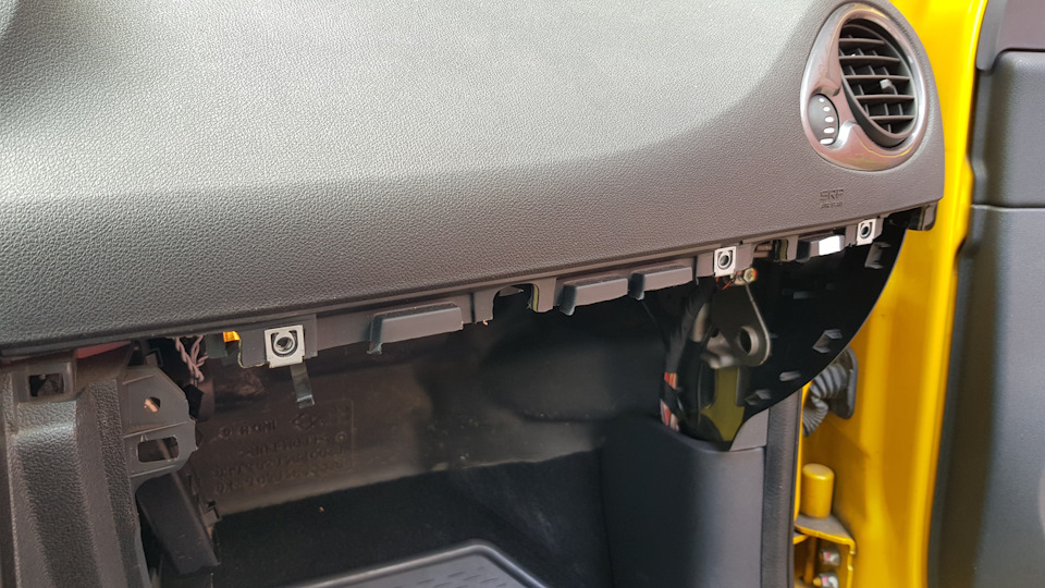 Focal IFR 130-4 або Renault 7711575881 4