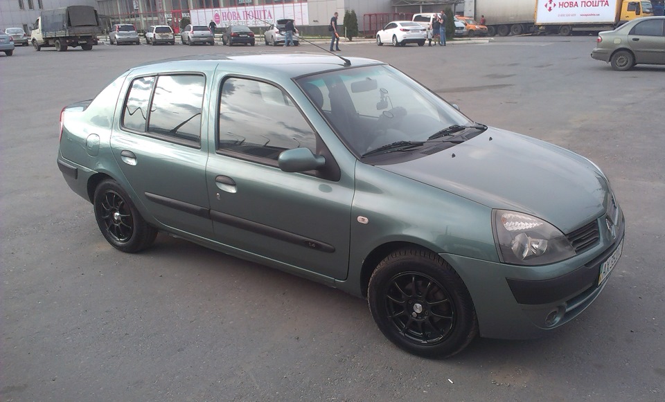 Перевзувся на льотну гуму (шини: GISLAVED Urban*Speed; диски: ADVAN 832 RZ) на рено кліо2 1