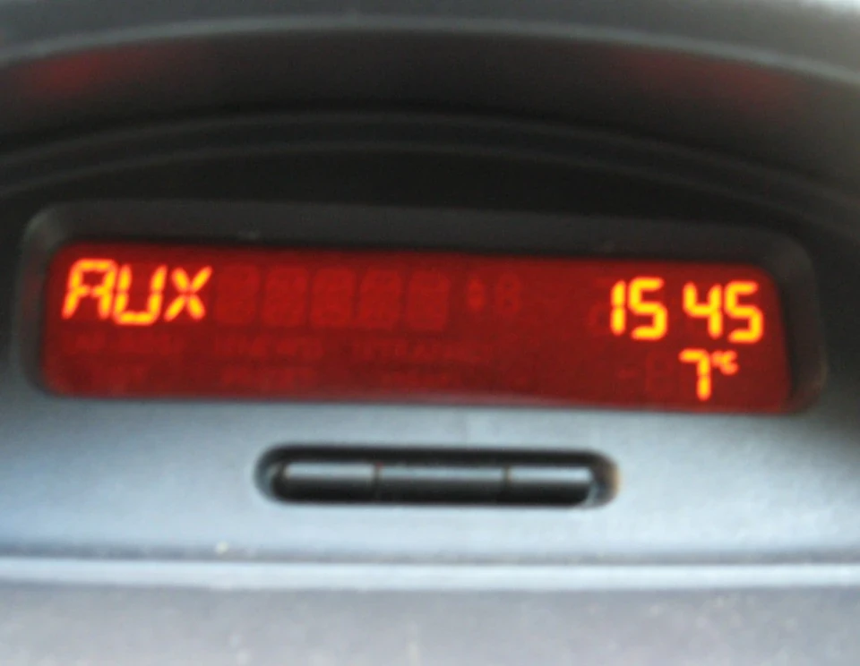 ЯК ЗРОБИТИ AUX?!