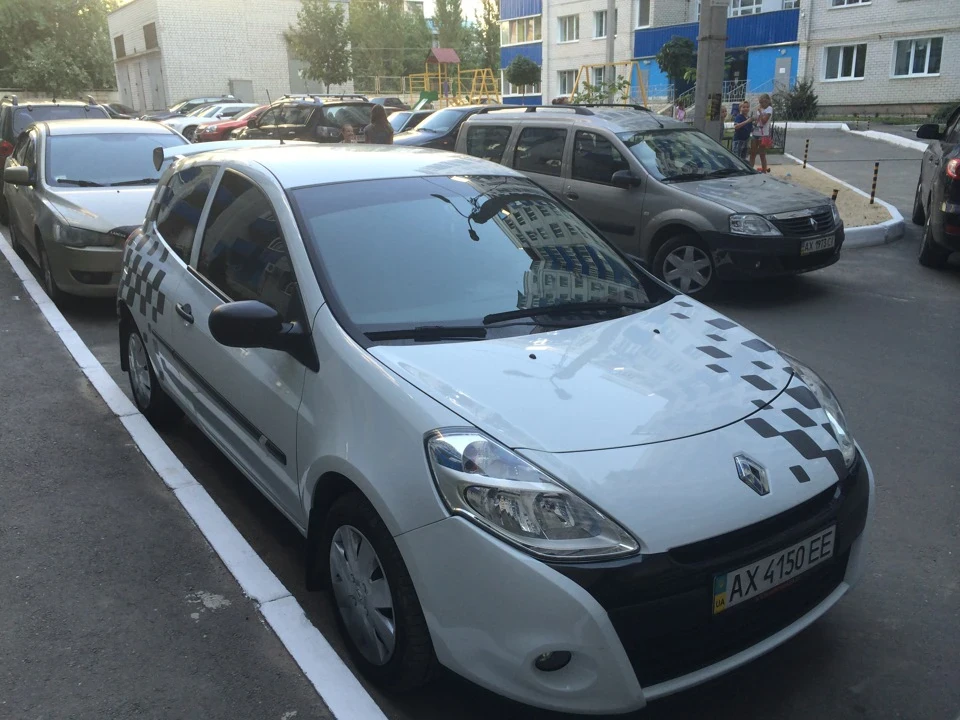 Оклеялись