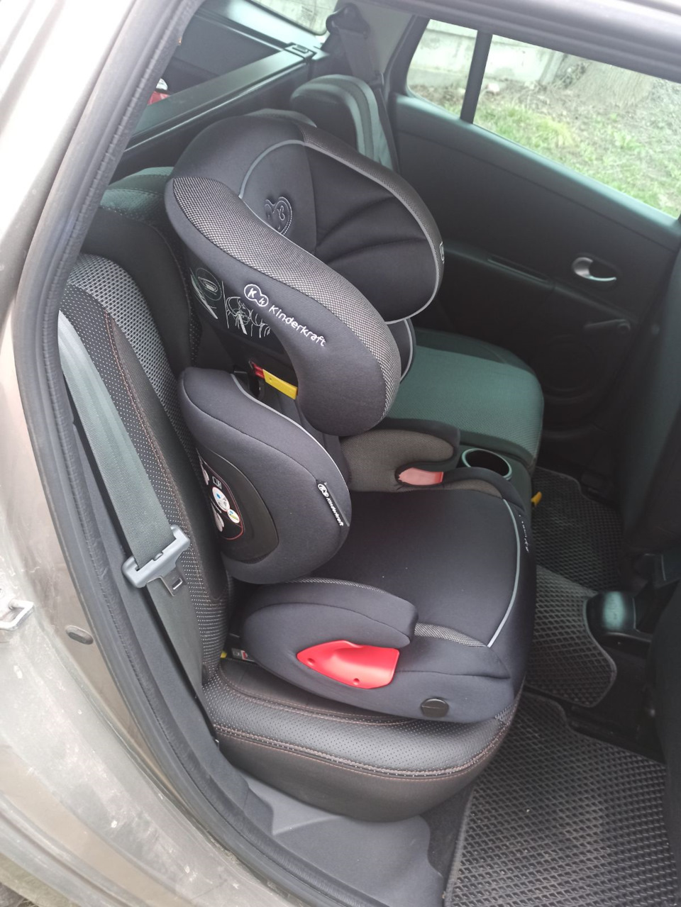 Автокрісло Kinderkraft Unity Isofix Black (KKFUNITBLK0000) 2