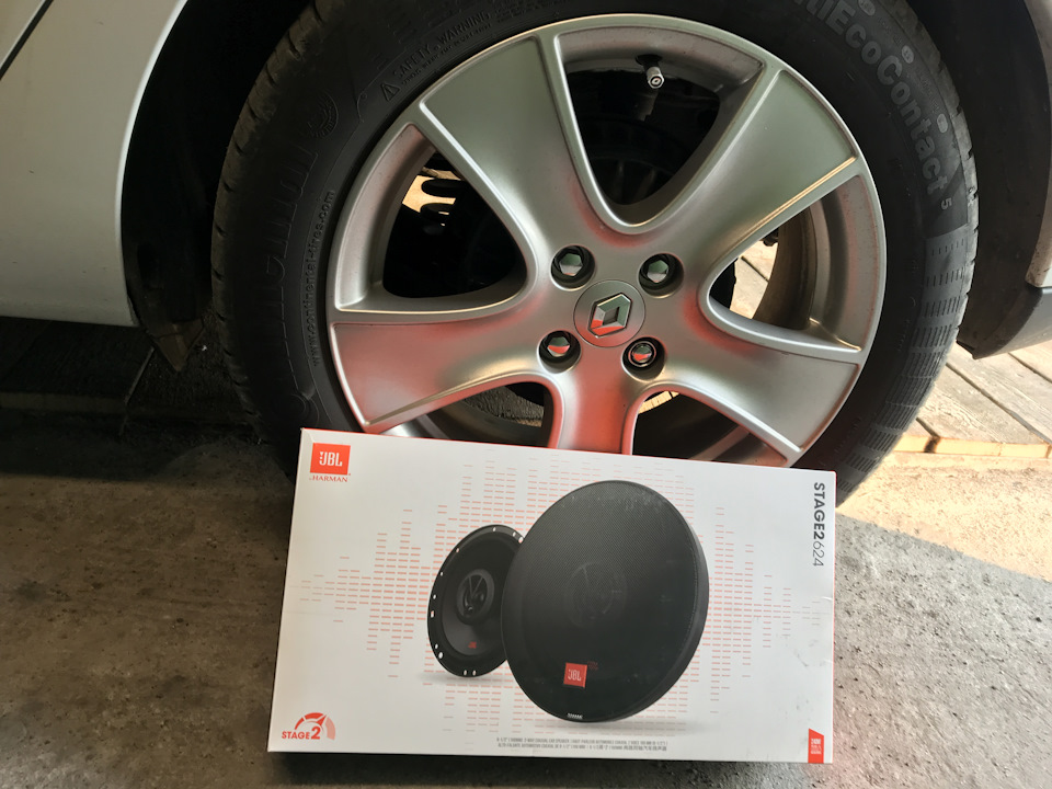 Встановлення динаміків JBL Stage2 624 у задні двері 1