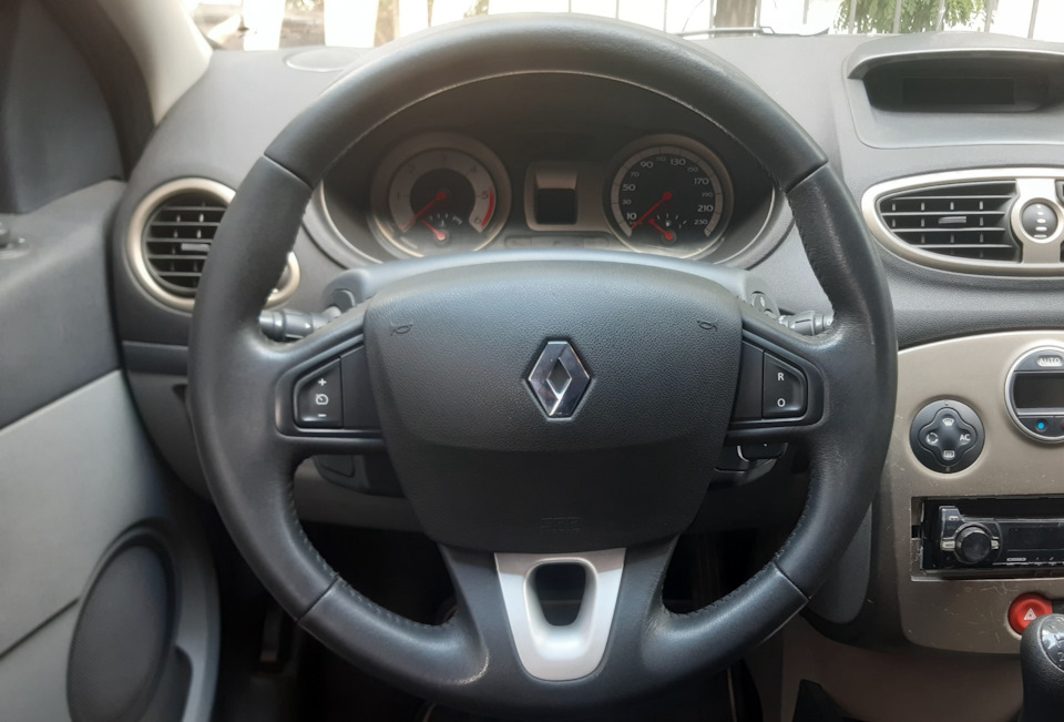 Руль з круїз-контролем від Megane 3 до clio 3 3