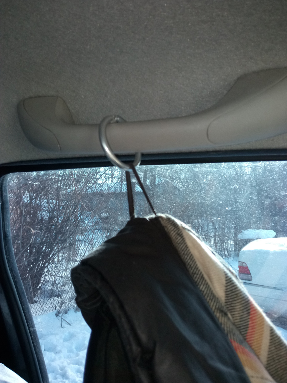 Гачок для одягу Duster 3