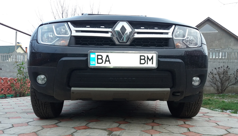 Зимова заглушка решітки переднього бампера Renault Duster 2