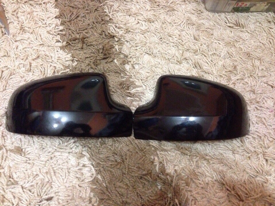 Затягуємо кришки дзеркал Duster limited edition у чорний глянець 4