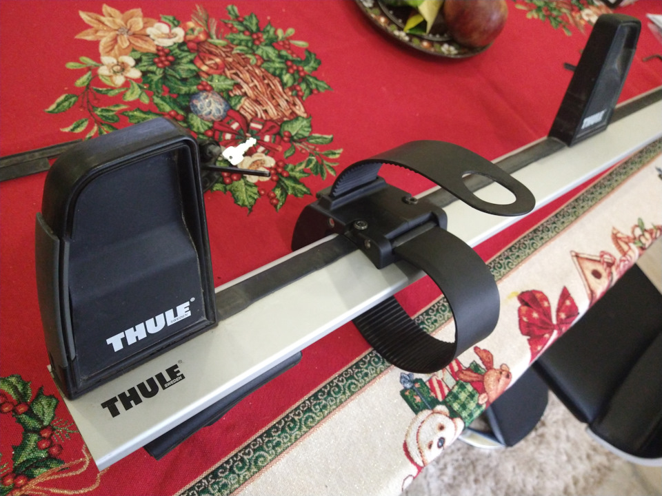 Поперечини Thule WingBar + 775 RapidSystem з Thule Ladder holder 330 3