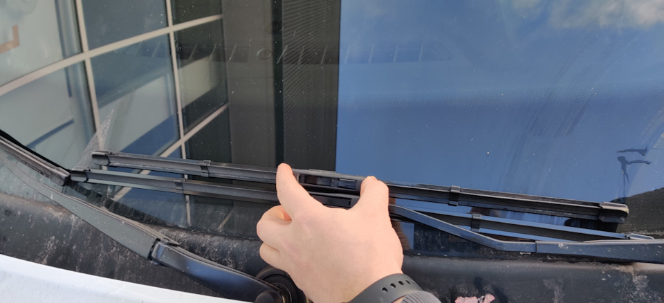 Прибираємо соплю з лобового скла) Заміна двірника Daster 2g 550мм на 600мм від Megan 4 3