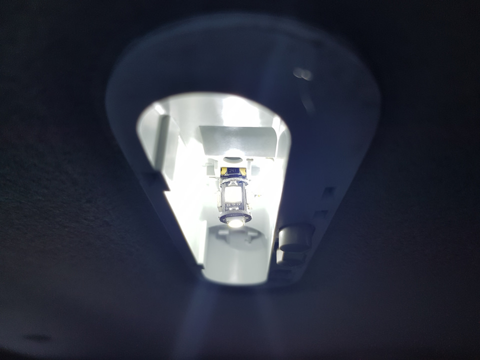 LED. Освітлення салону. 4
